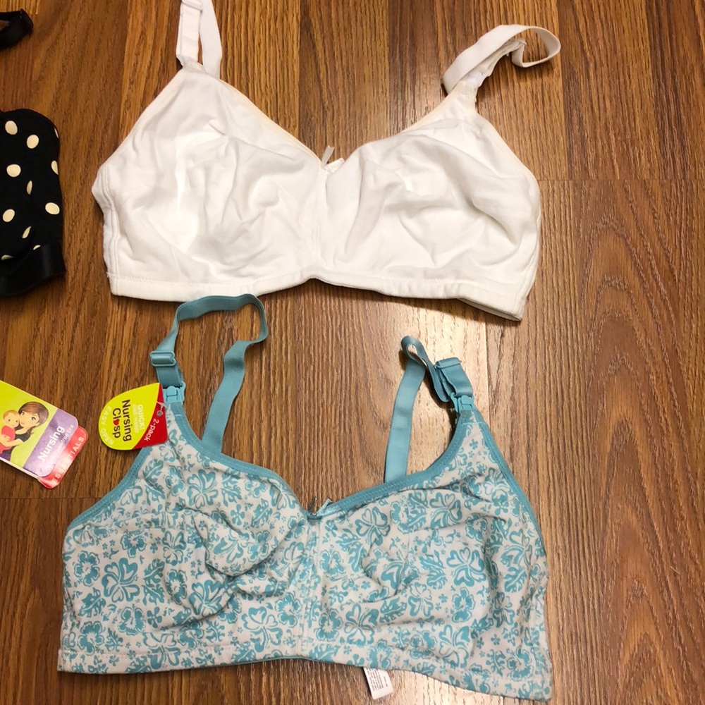 Nursing bras - Picture 3 of 3